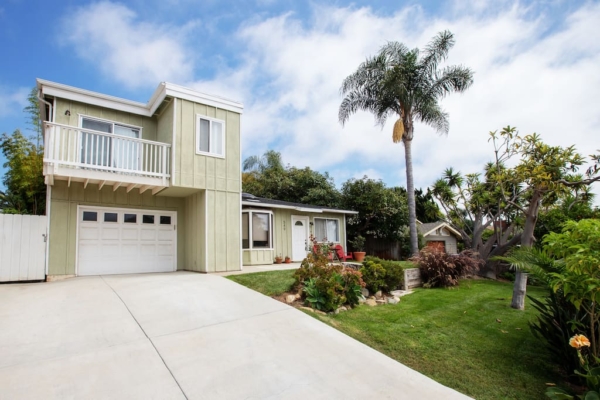 The Encinitas Surf House Blocks from the beach